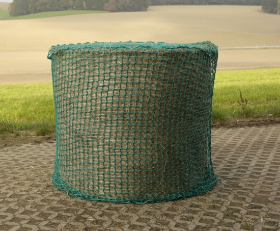 Hay Net for Round Bales 180X180 cm, mesh width 4.5 cm 153472_mood01_321603+20.jpg